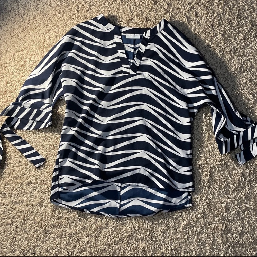 New York and Company Lightweight Blouse